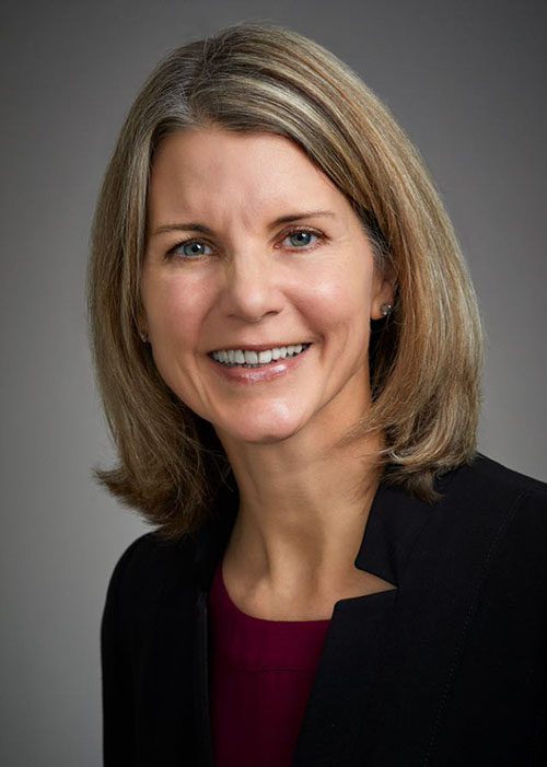 Headshot of Lynn Woeller