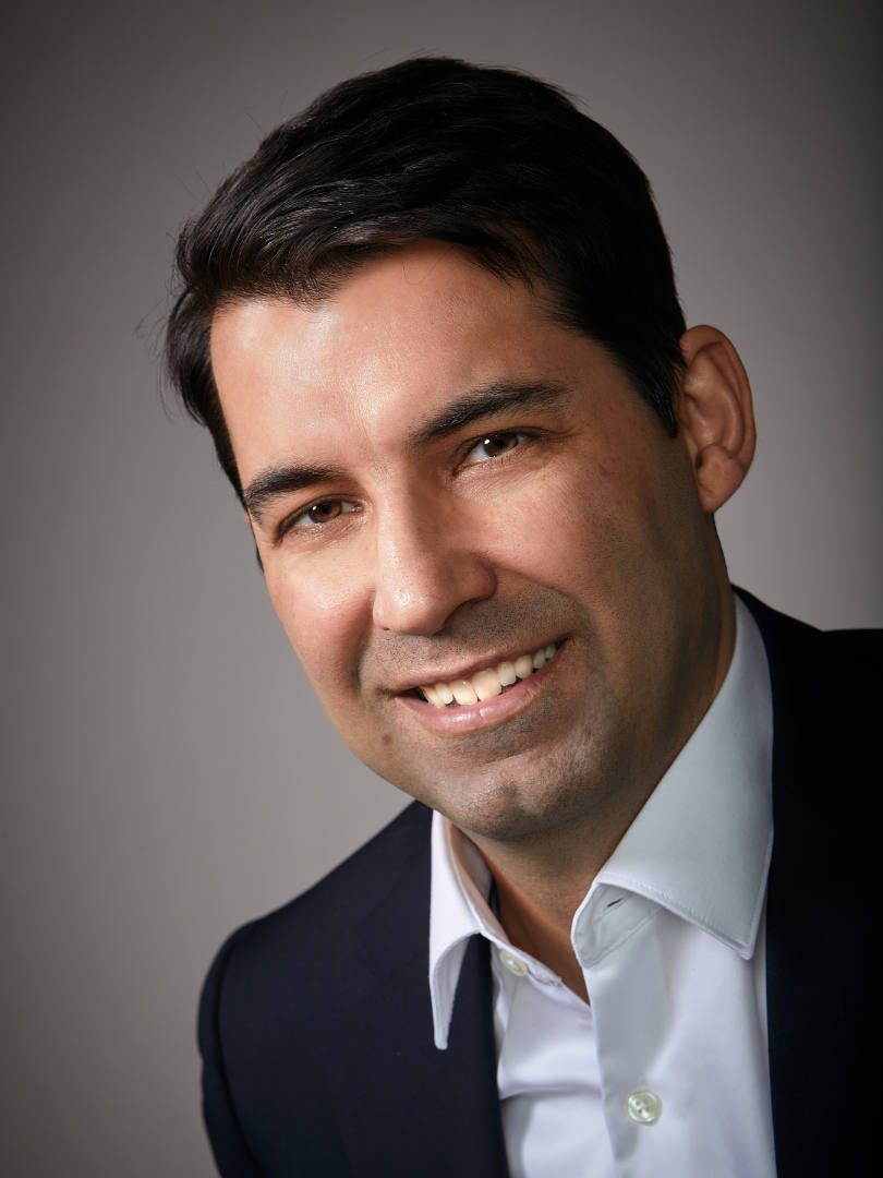 Head shot of Theo Keramaris